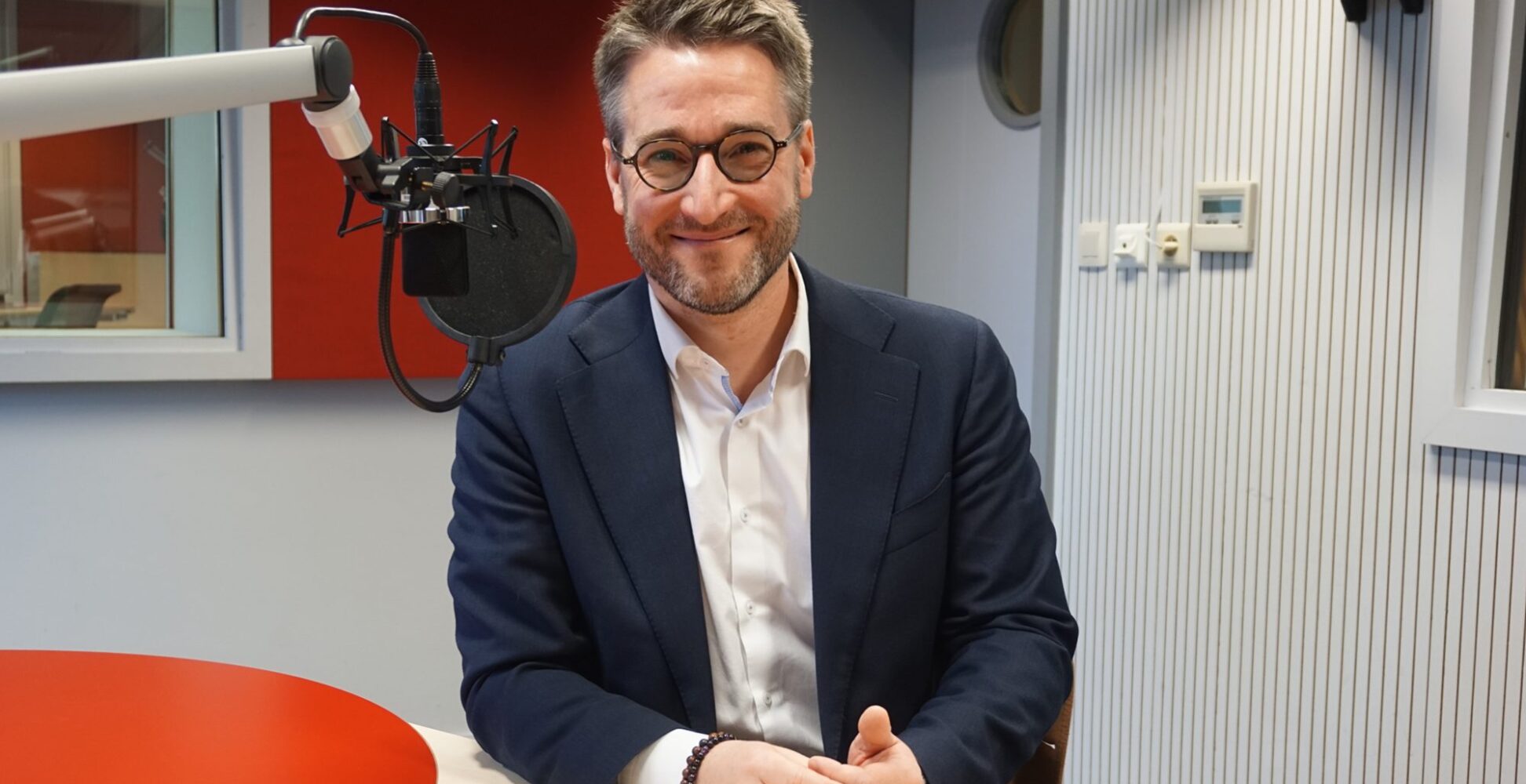 danielhilligsmannstephanpeschbrf-1999x1332