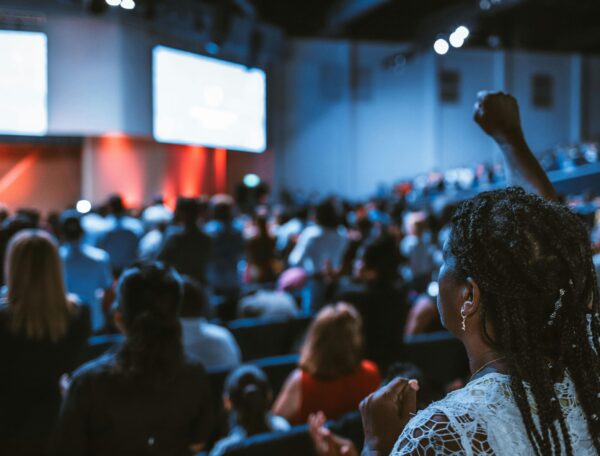 pexels-jibarofoto-2833037